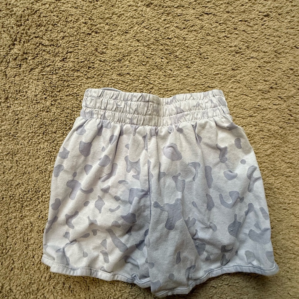 Nike Girls Light Purple Camouflage Athletic Shorts - Picture 3 of 3